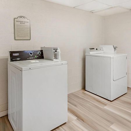 Quality Suites Уитби Экстерьер фото