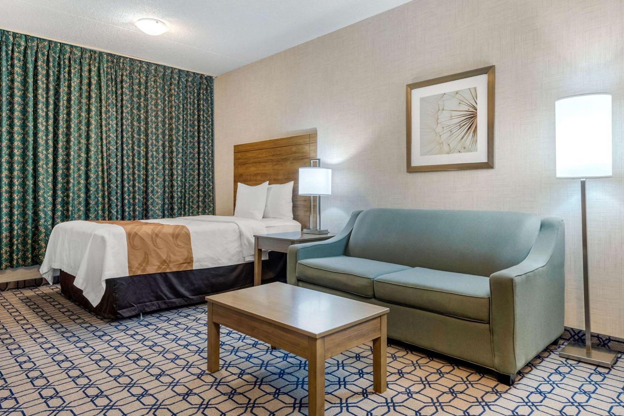 Quality Suites Уитби Экстерьер фото