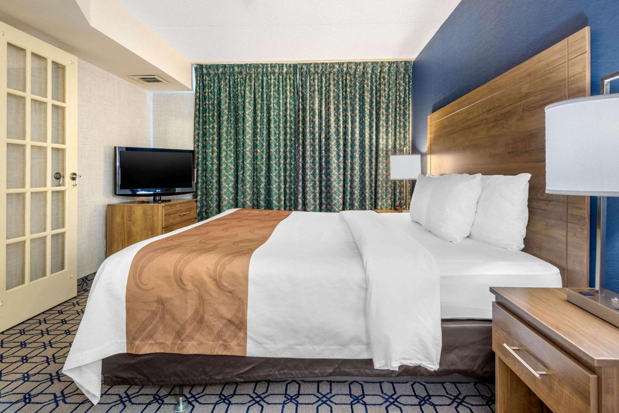 Quality Suites Уитби Экстерьер фото