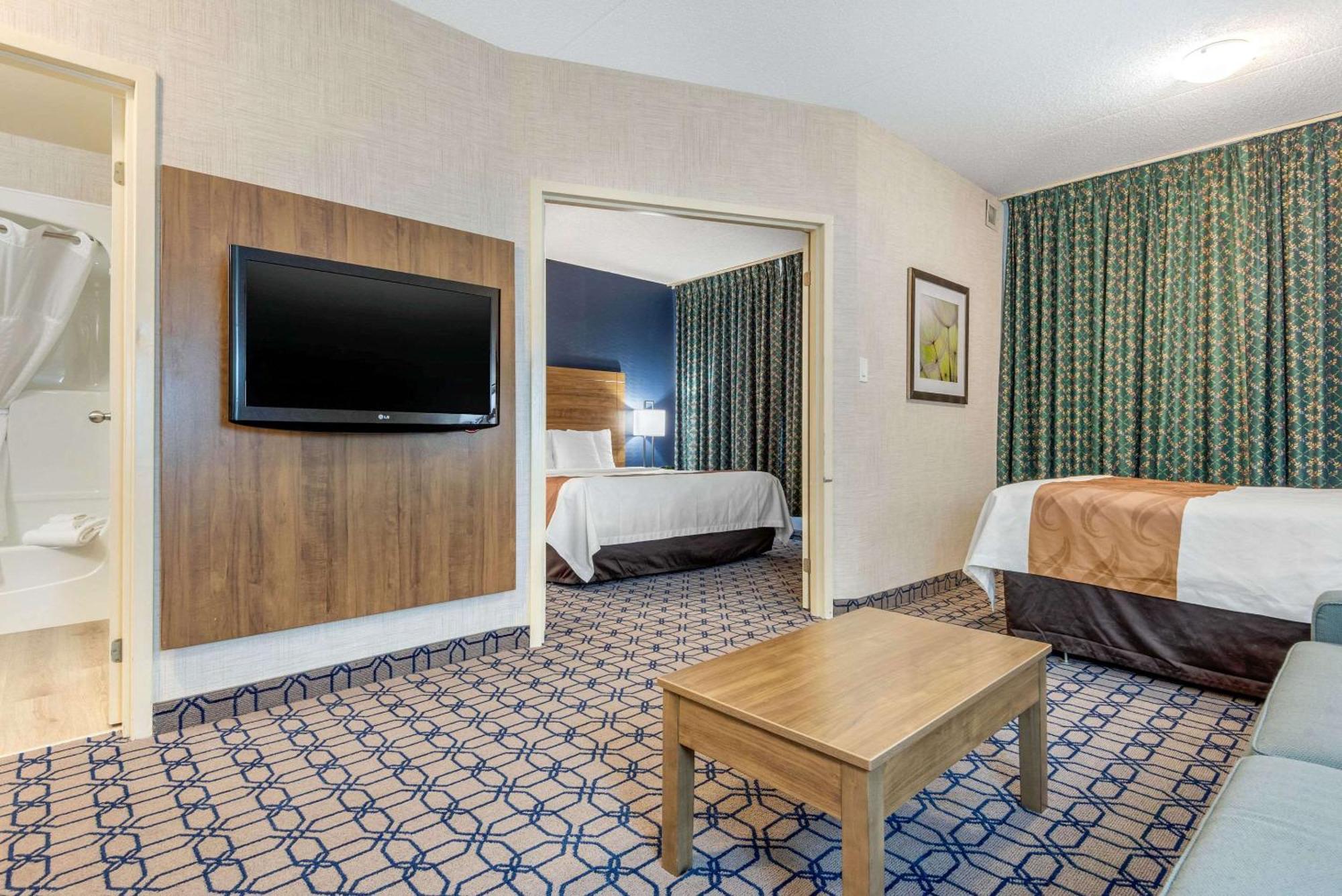 Quality Suites Уитби Экстерьер фото