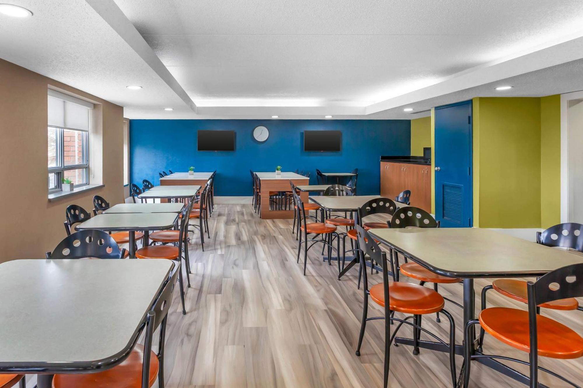 Quality Suites Уитби Экстерьер фото