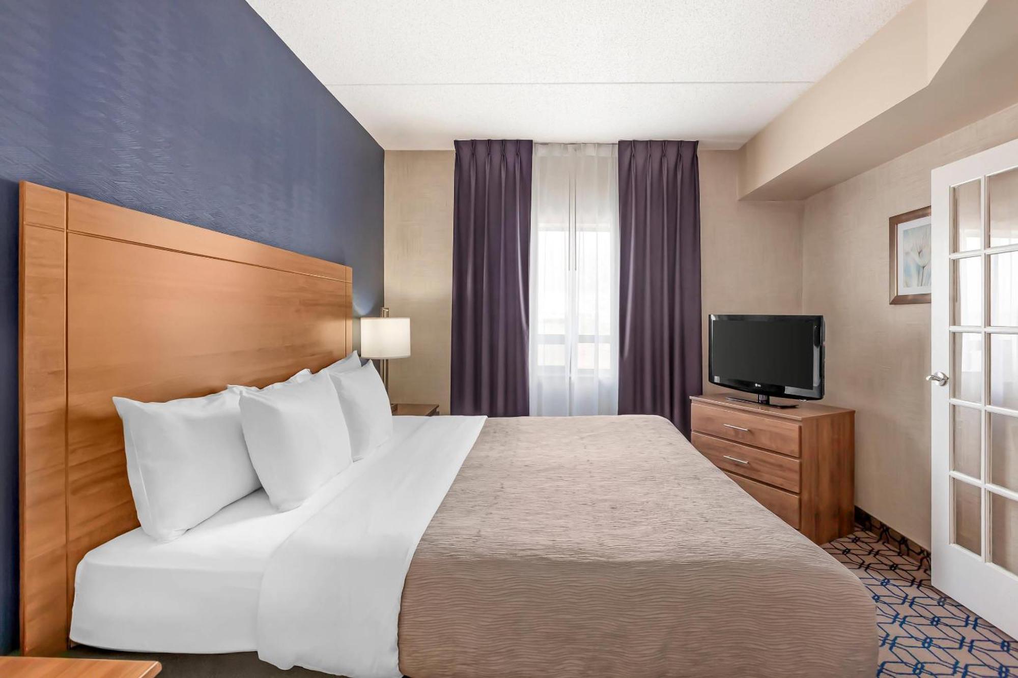 Quality Suites Уитби Экстерьер фото