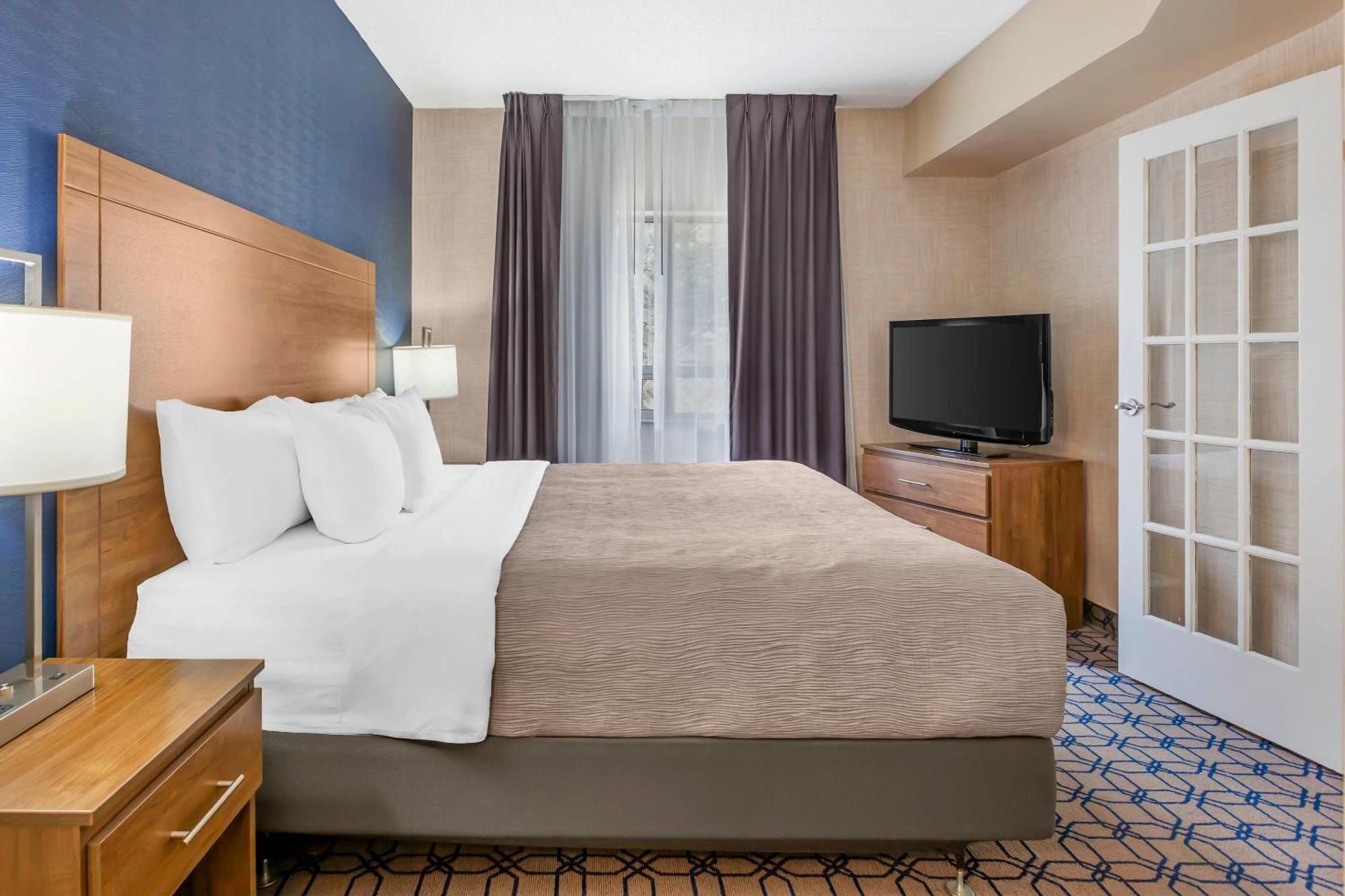 Quality Suites Уитби Экстерьер фото