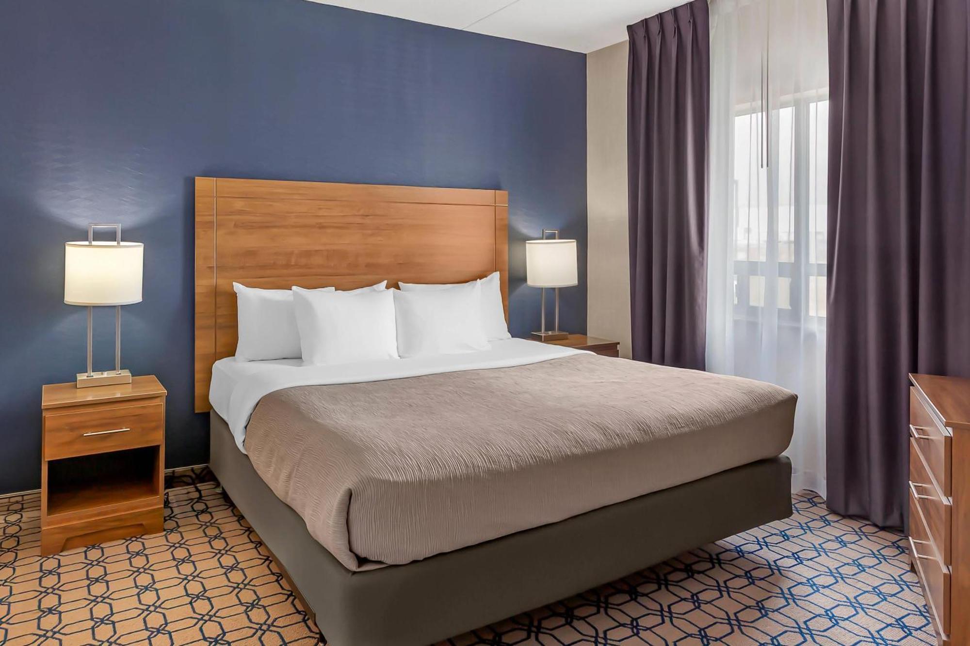 Quality Suites Уитби Экстерьер фото