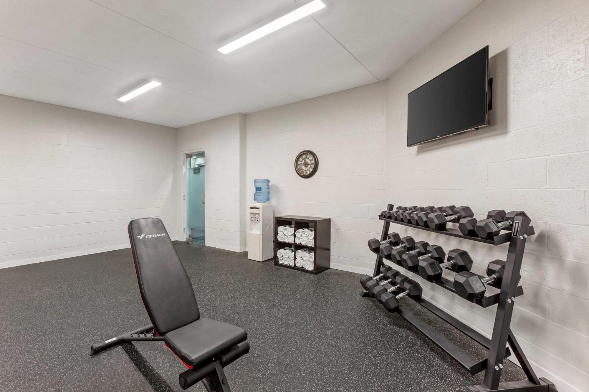 Quality Suites Уитби Экстерьер фото